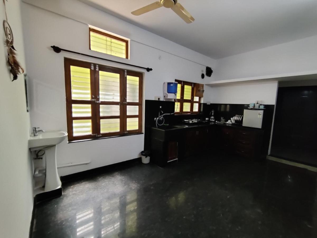 Апартаменты Yoga House Vanivilasa Puram Экстерьер фото