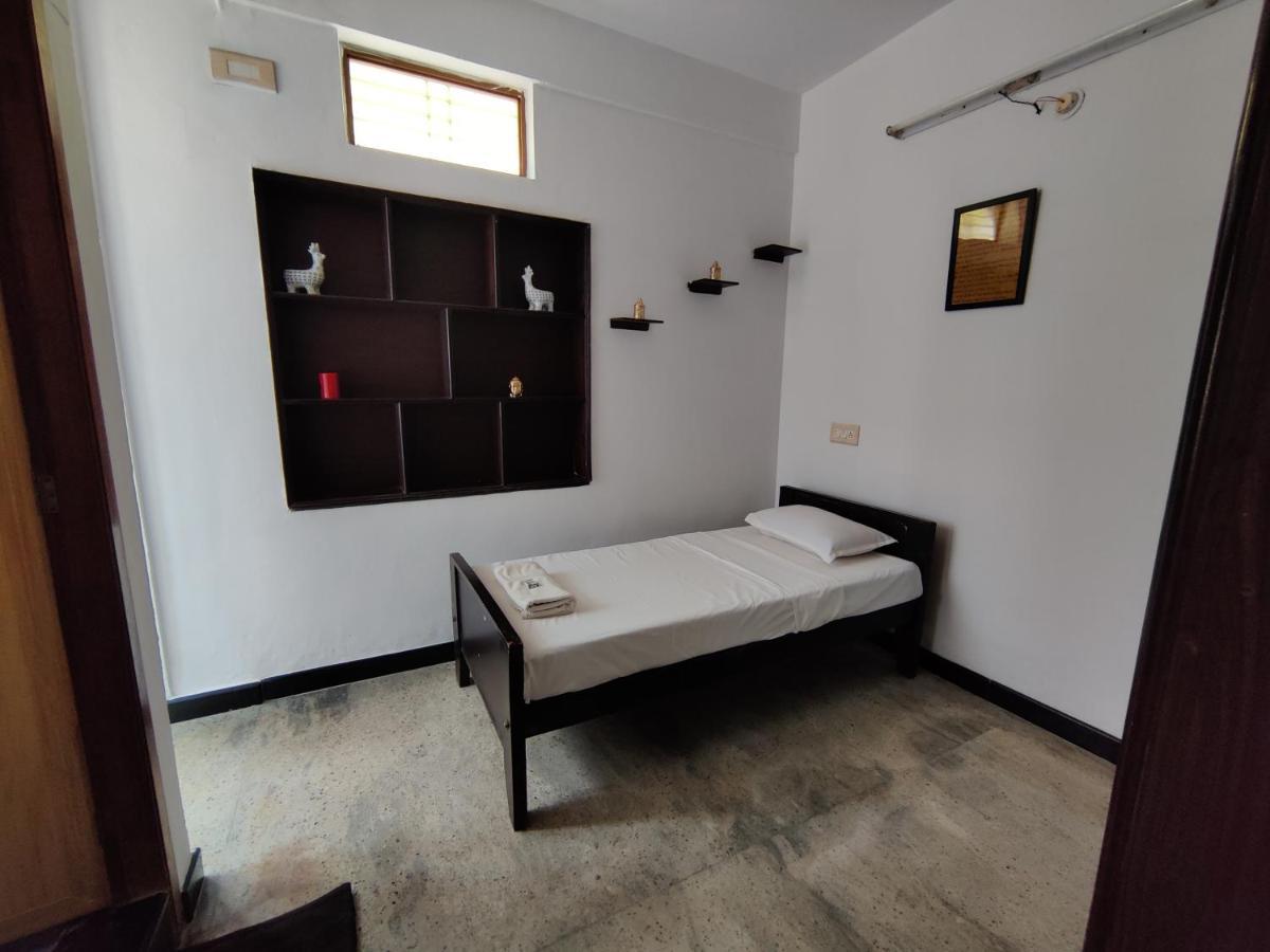 Апартаменты Yoga House Vanivilasa Puram Экстерьер фото